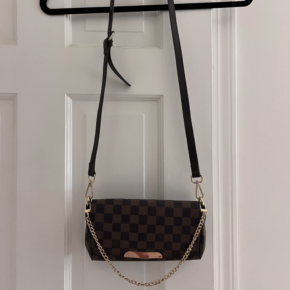 Cross body purse. Never used